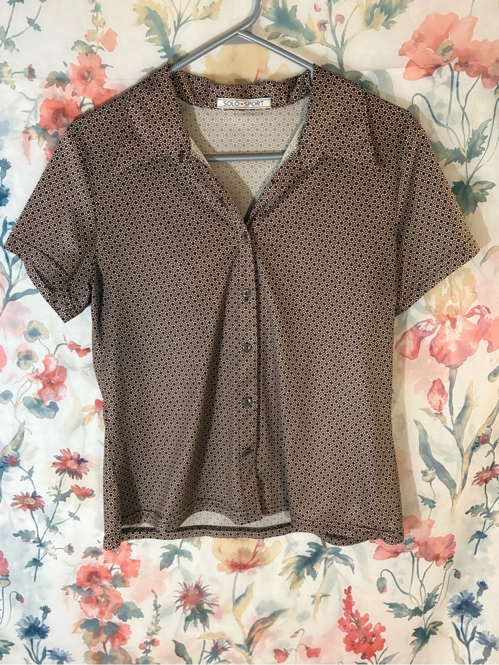 Vintage Short-Sleeve Geo-Print Button Down Top in Brown
